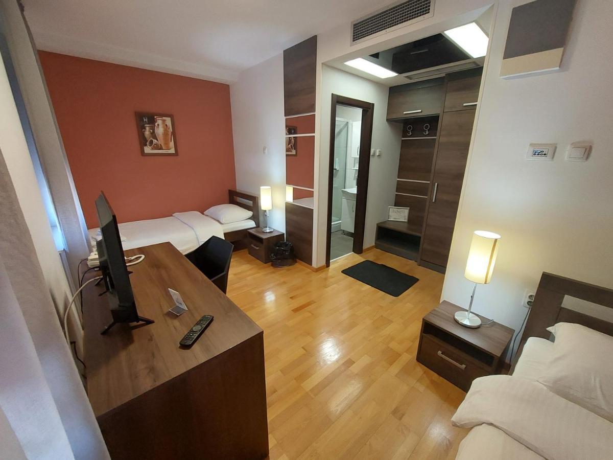 Motel Ms Srpski Itebej Exterior foto